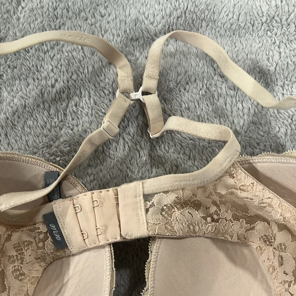 [Aerie] Nude Lace Convertible Bra - Picture 4 of 4